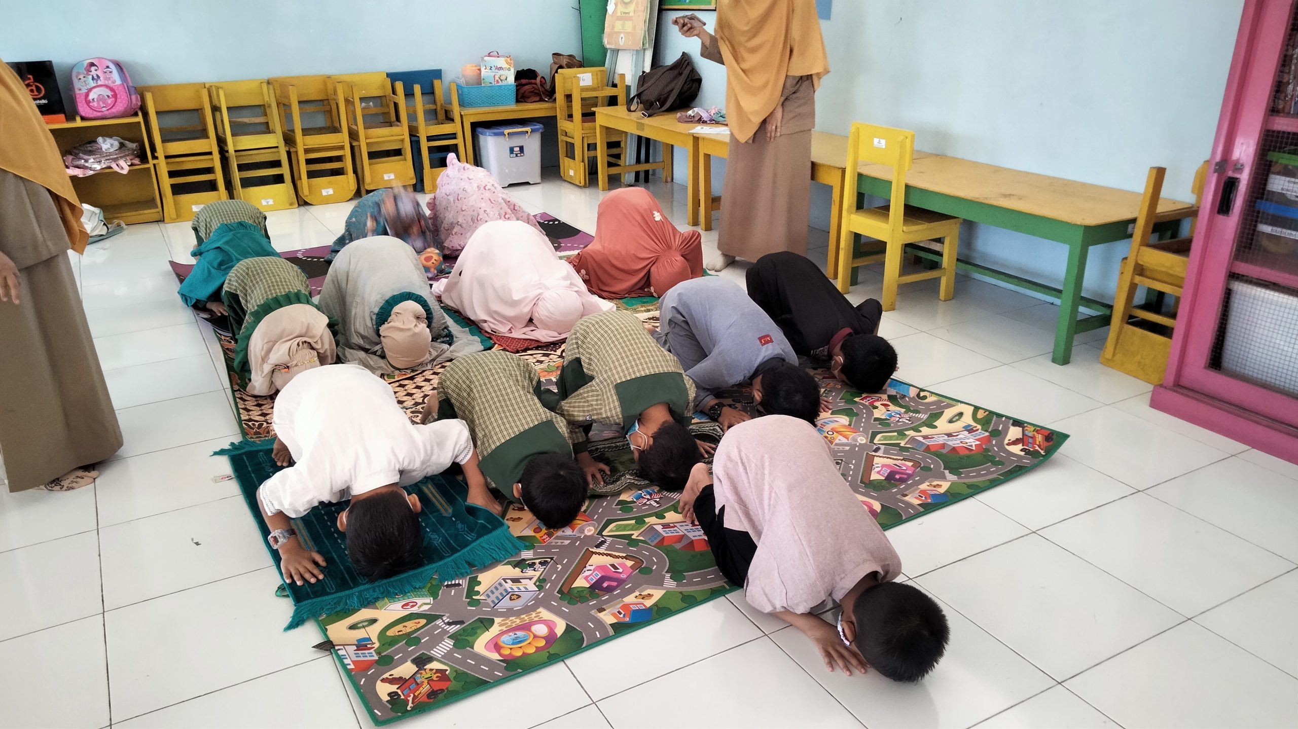 Cara Mengajarkan Salat Pada Anak